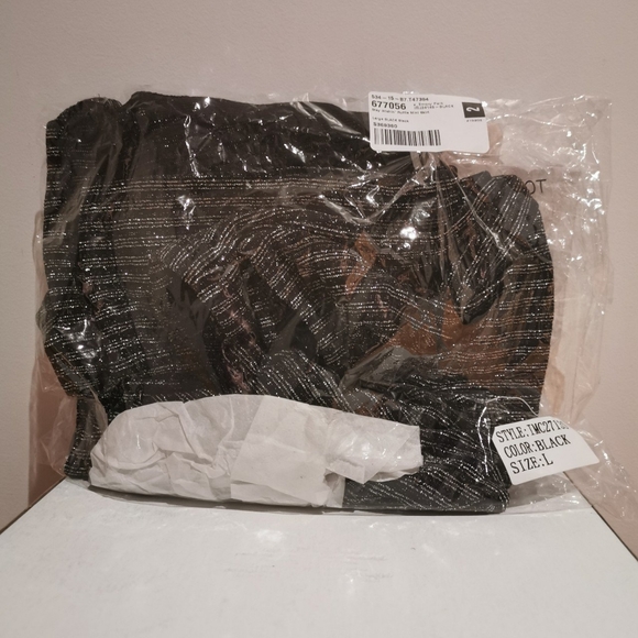 Black Ruffle mini skirt - Picture 3 of 4